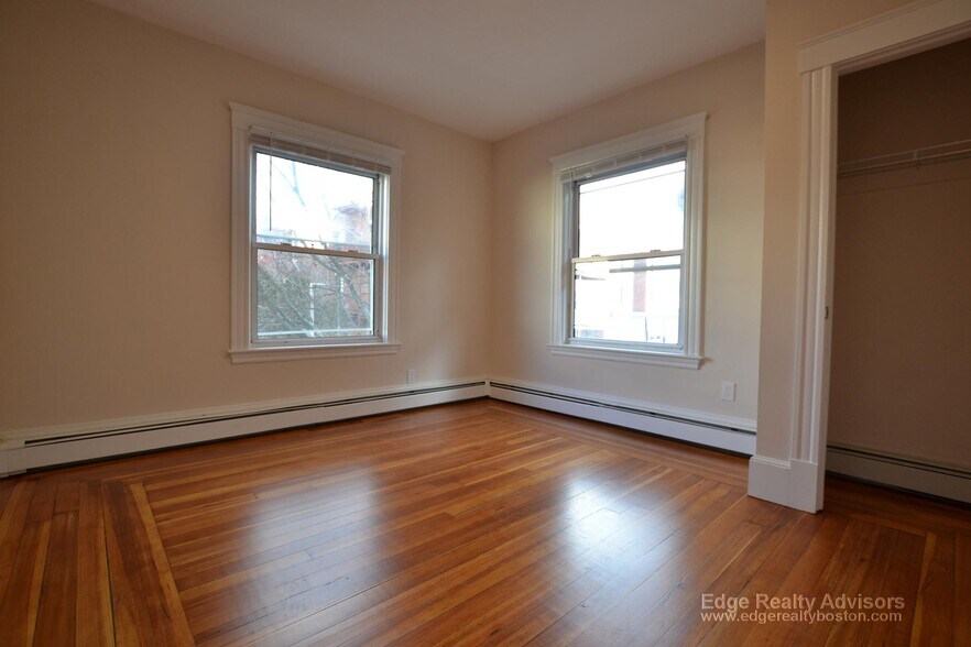 Building Photo - 12 Chester St