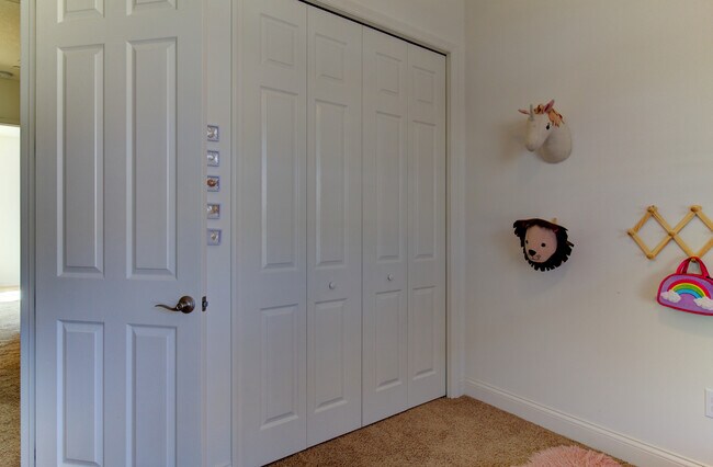 Building Photo - 7233 101st Ln