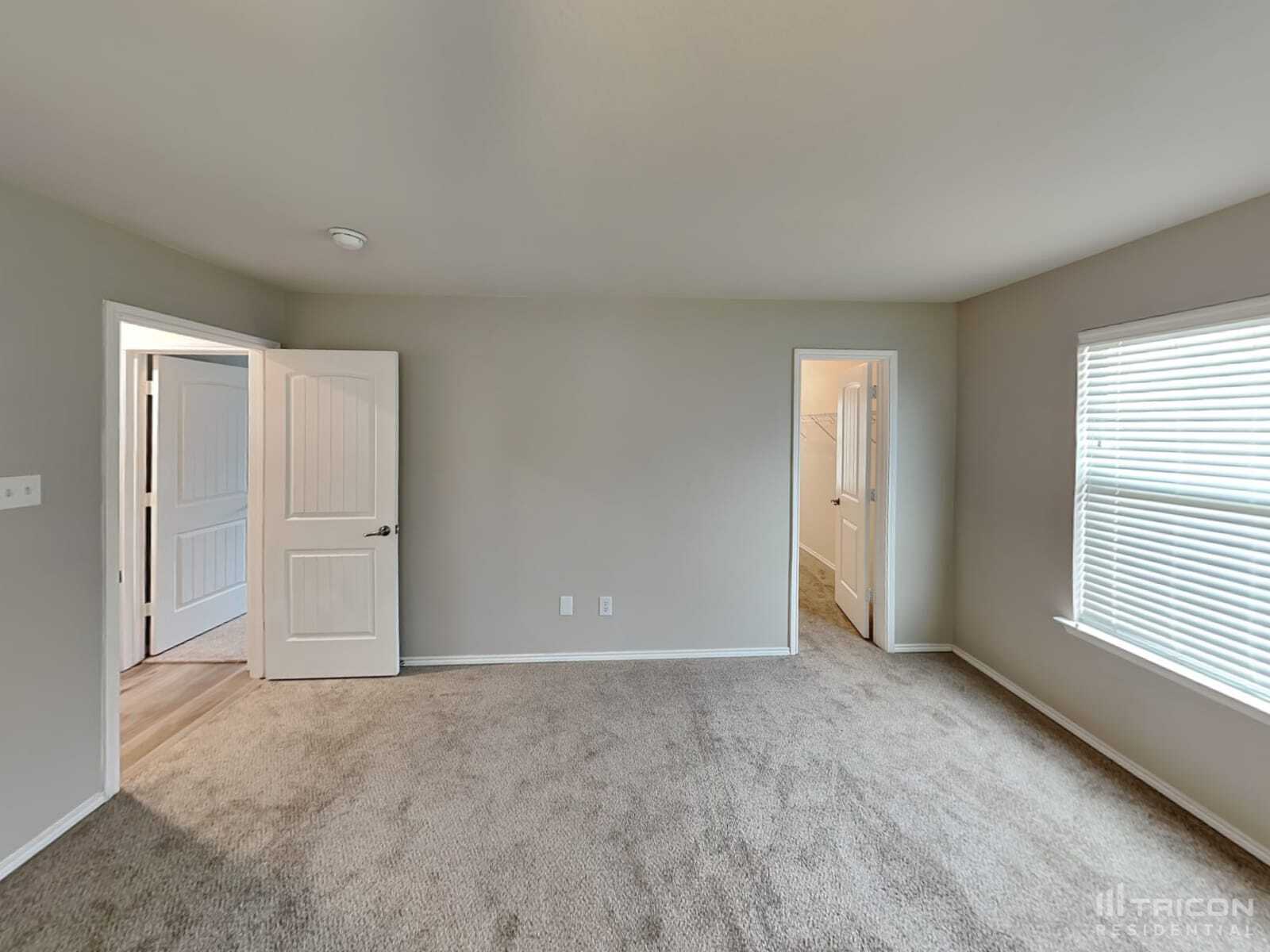 Building Photo - 204 Blue Roan Dr