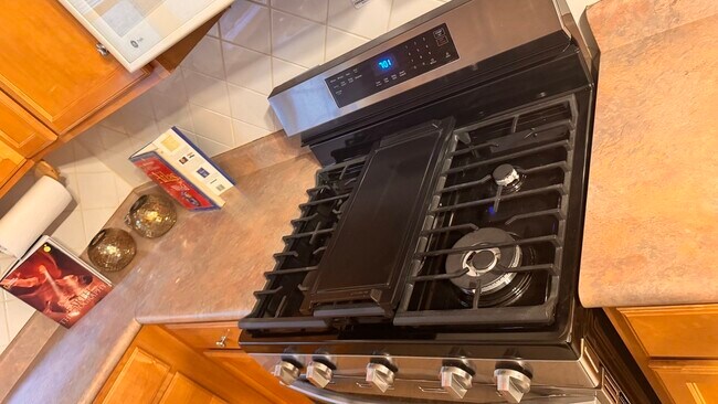 Building Photo - 5501 N California Ave