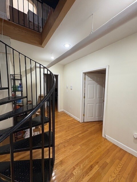 Building Photo - 25 Euston St