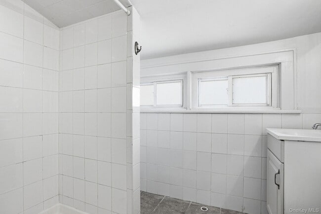 Building Photo - 109 Hillside Pl