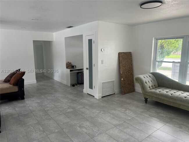 Building Photo - 11611 SW 122nd Ave