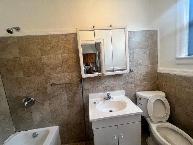 Building Photo - 774 Metropolitan Ave