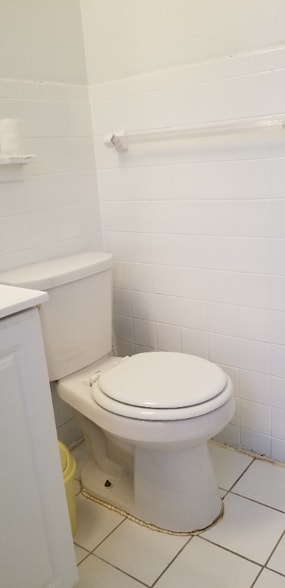 Building Photo - 401 US-22