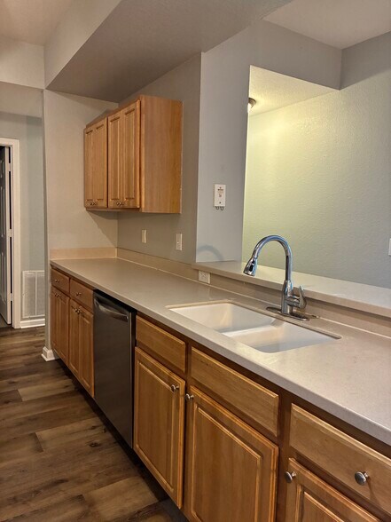 Building Photo - 10075 Gate Pky N