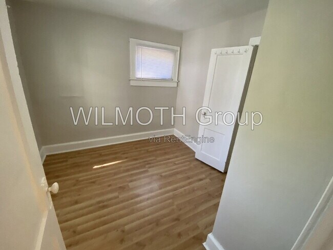 Building Photo - 1533 Kappes St