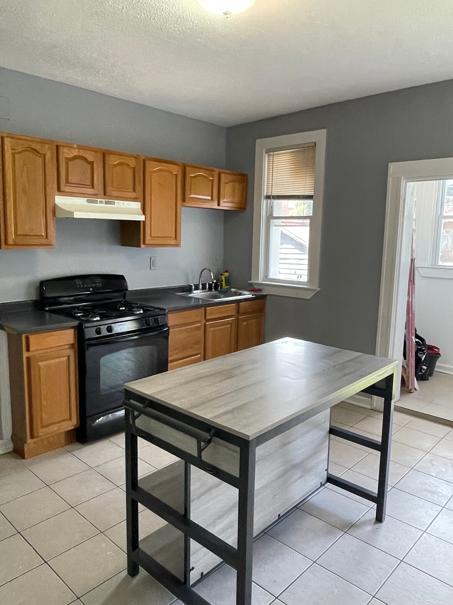 Building Photo - 2240 Penrose Ave