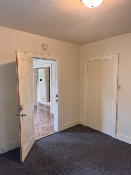 Building Photo - 511 E Beaver Ave