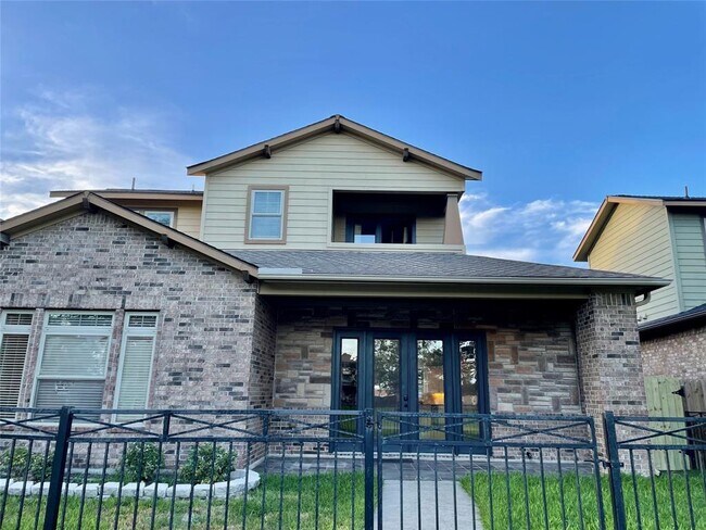 Building Photo - 9616 Hamilton Dr