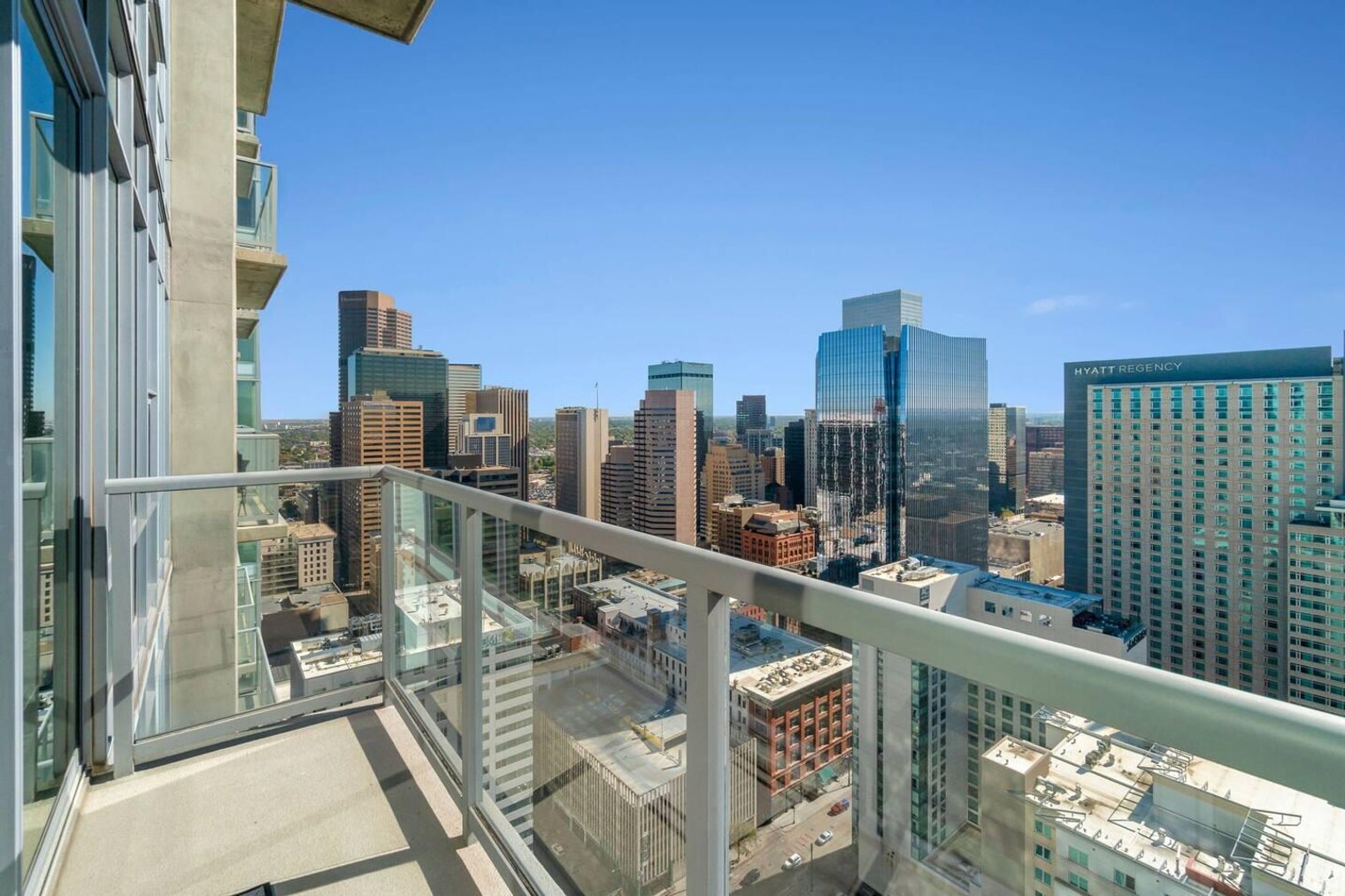 Building Photo - 1325 Stout St