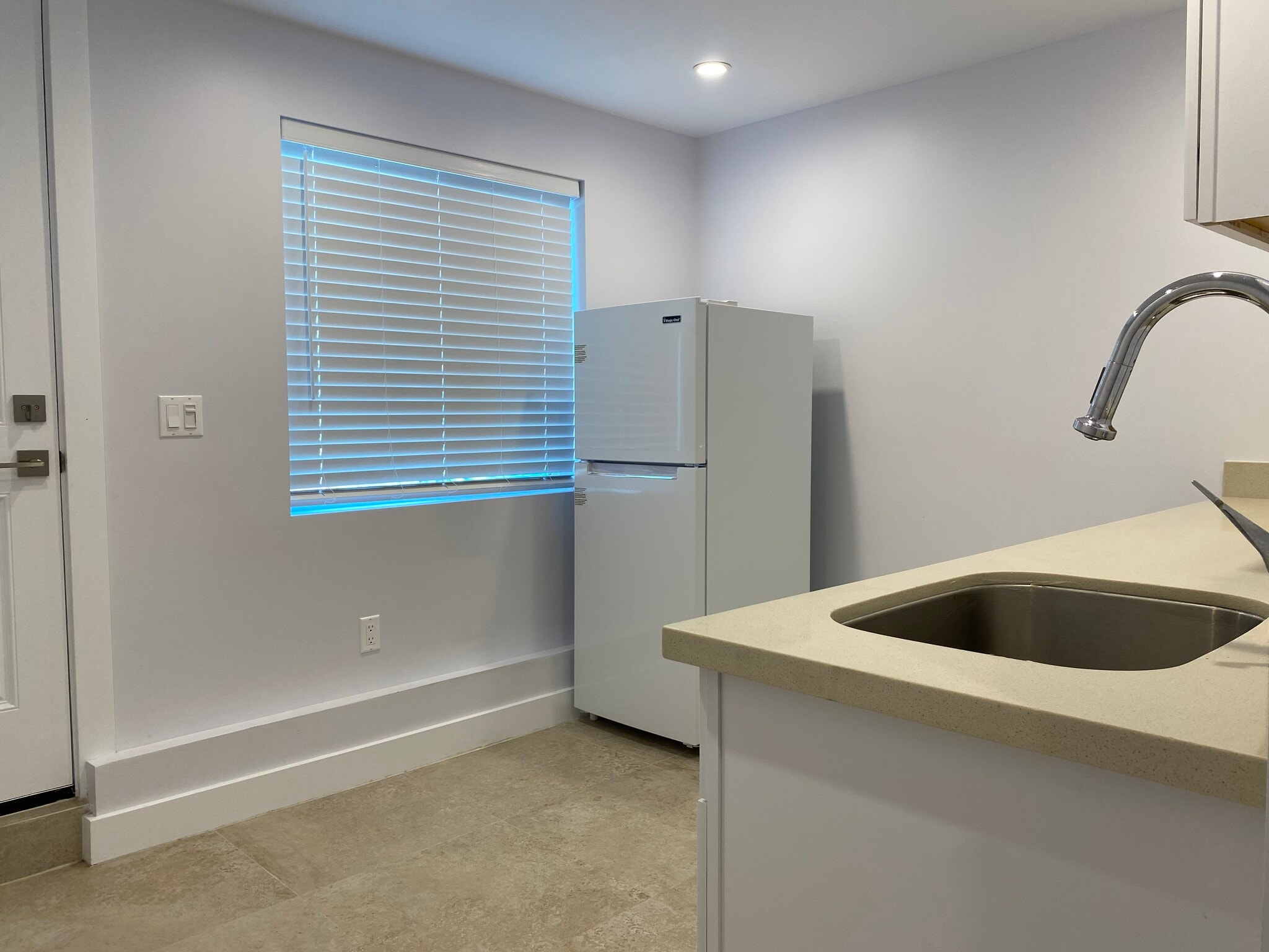 Building Photo - 52 Avalon Dr