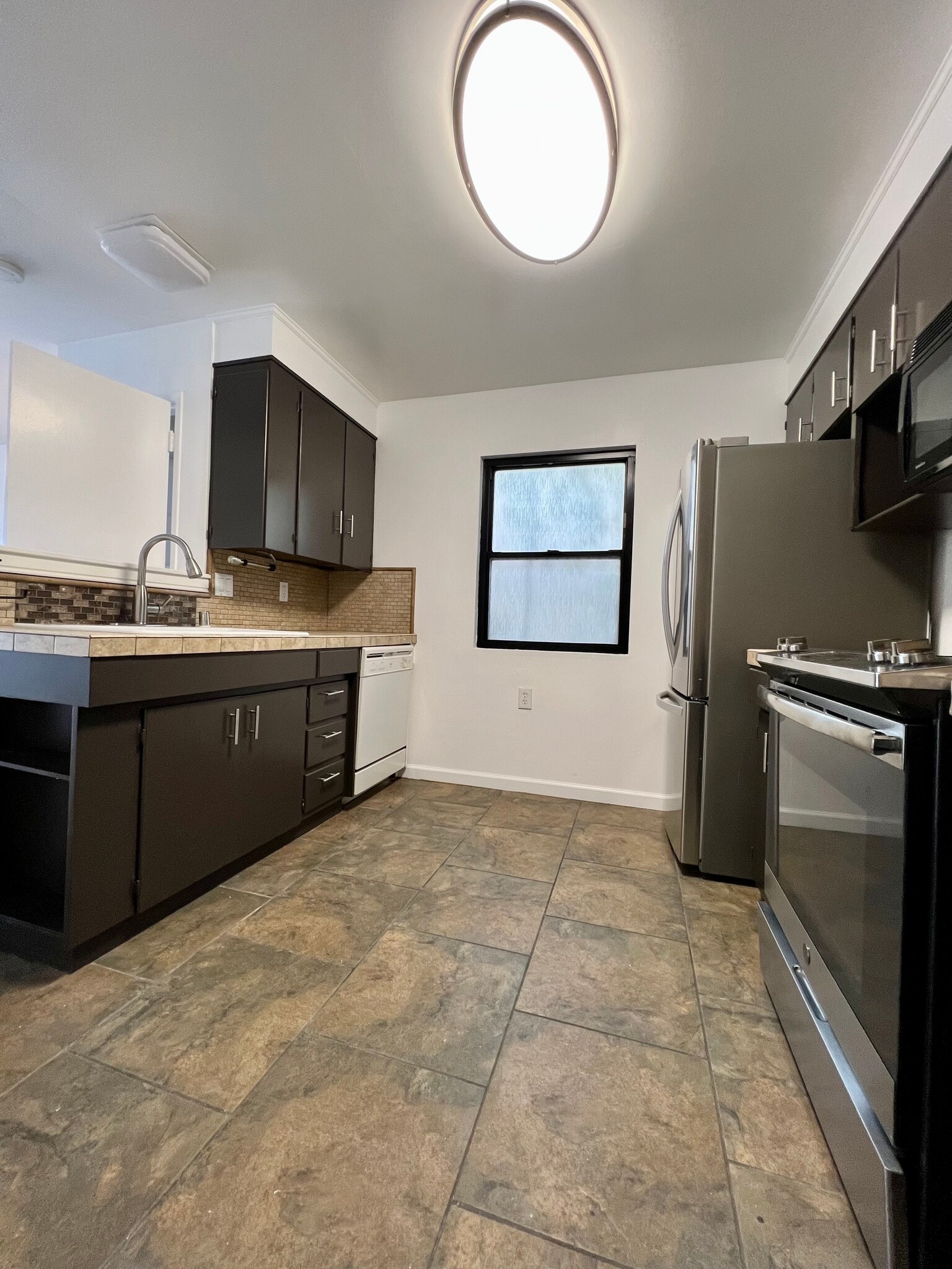 Building Photo - 2052 N Terrace Dr