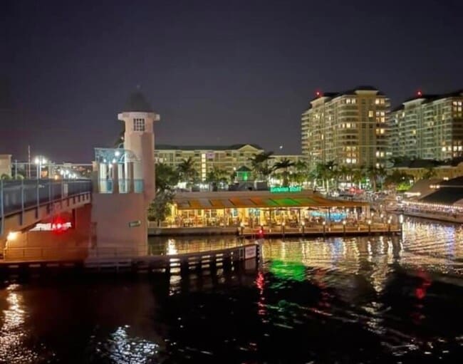 Building Photo - 401 Villa Cir