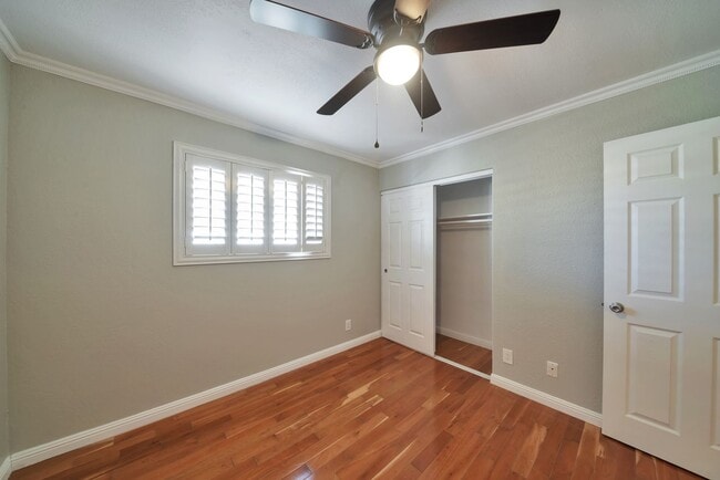 Building Photo - 6 Bed house with Pool near ASU