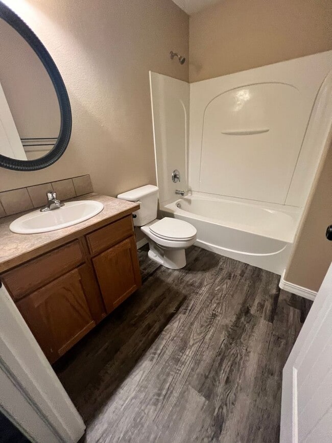 Building Photo - "Beautiful 4 Bedroom House For Rent" - Not furnished