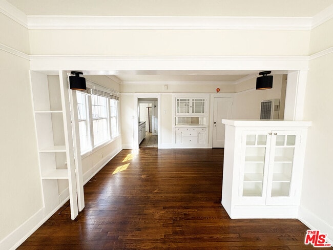 Building Photo - 1743 S Catalina St