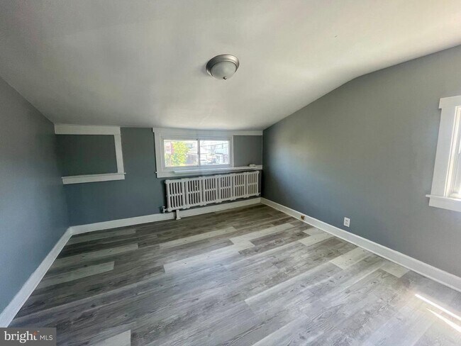 Building Photo - 2700 Edgmont Ave