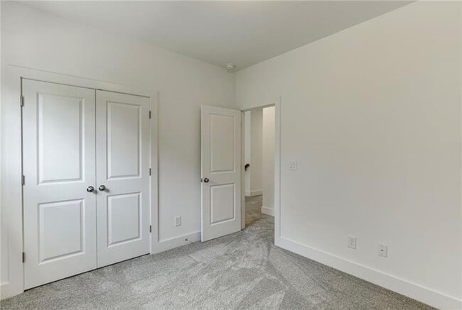 Building Photo - 5603 W Pine St