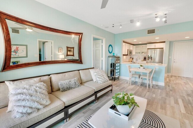 Building Photo - 610 Clematis St