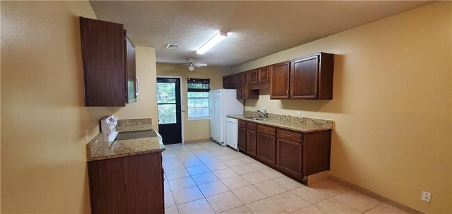 Building Photo - 103 Westland Ct SW