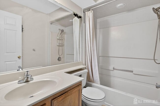 Building Photo - 726 Waterford Dr