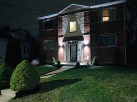 Building Photo - 4250 Sibley Ave