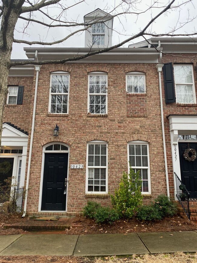 Building Photo - Walk To Shop and Dining - Fantastic North ...