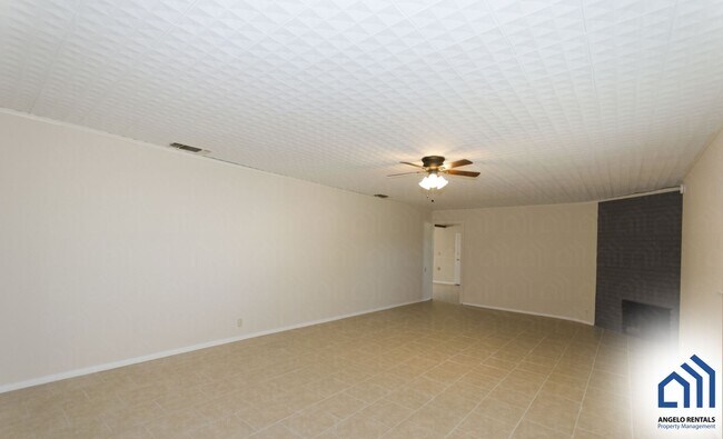 Building Photo - Affordable 3 bedroom 1 bath house COMING SOON!