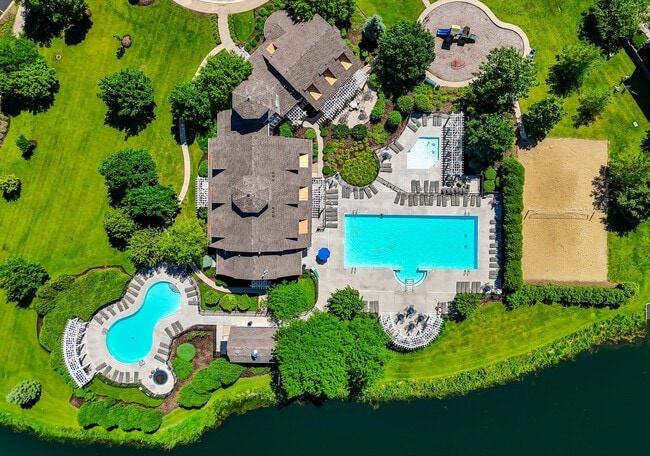 Building Photo - 263 Lakeshore Dr