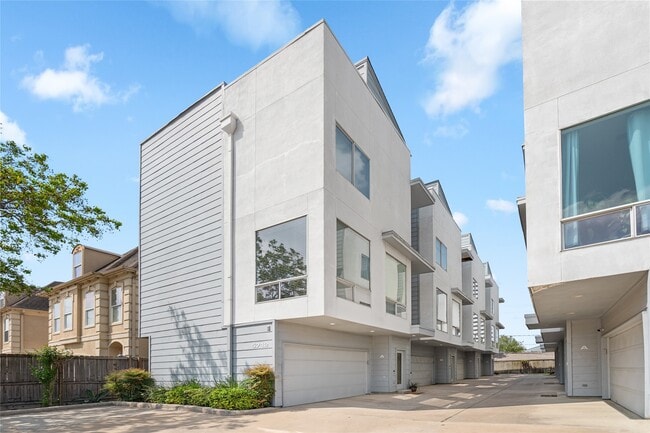 Building Photo - 5712 Winsome Ln