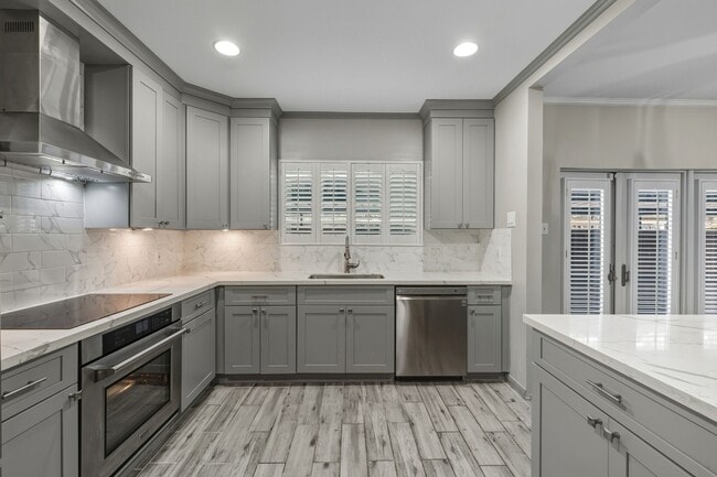 Building Photo - 11711 Memorial Dr