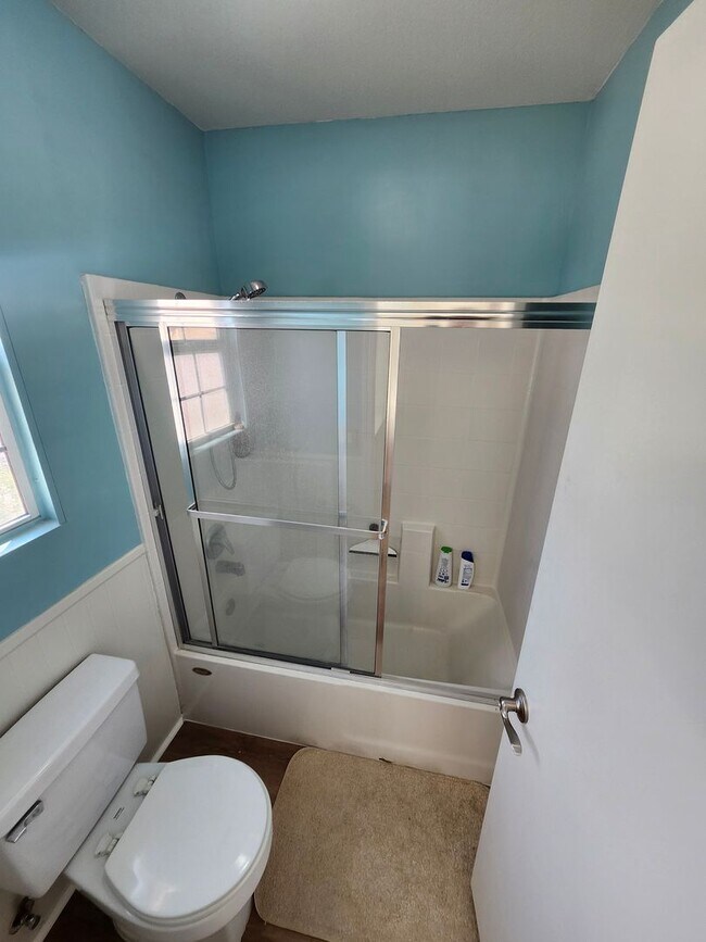 Building Photo - Beautiful two-story in Hunter's Ridge