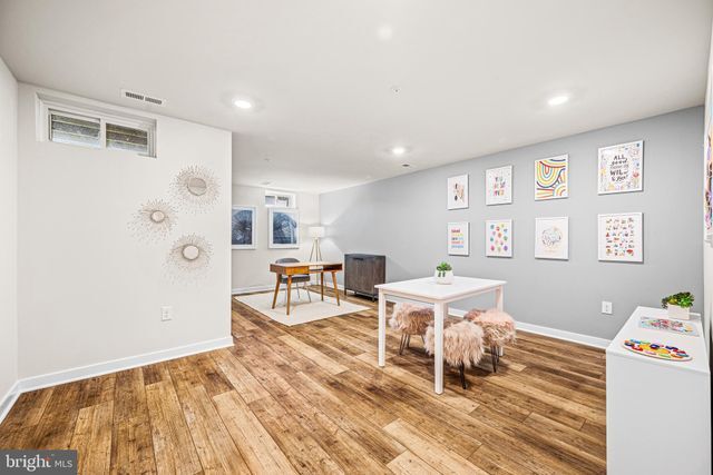 Building Photo - 7658 Clayton Ave