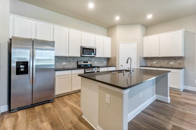 Building Photo - 7528 Redondo Dr