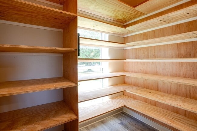 Building Photo - 12525 Indian Springs Rd