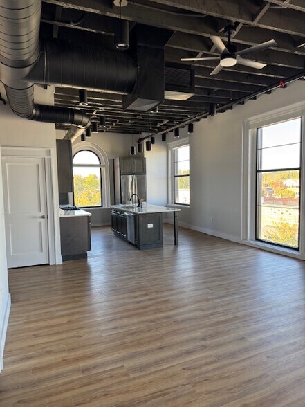 Kitchen - 100 W Union St