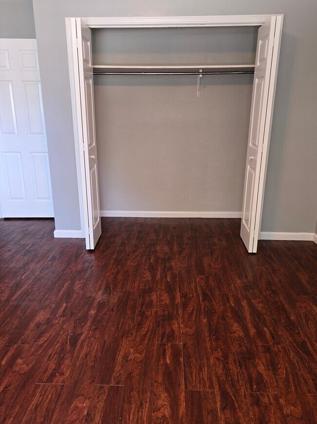 Building Photo - 3225 Ramond St