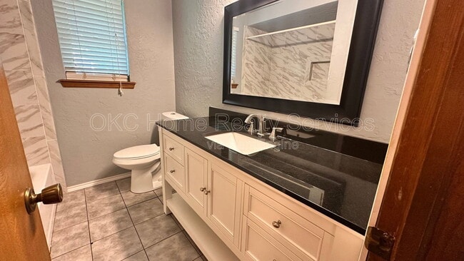 Building Photo - 1210 Glenwood Dr