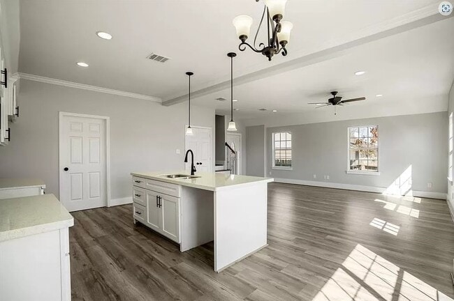 Building Photo - 9815 Bamboo Rd