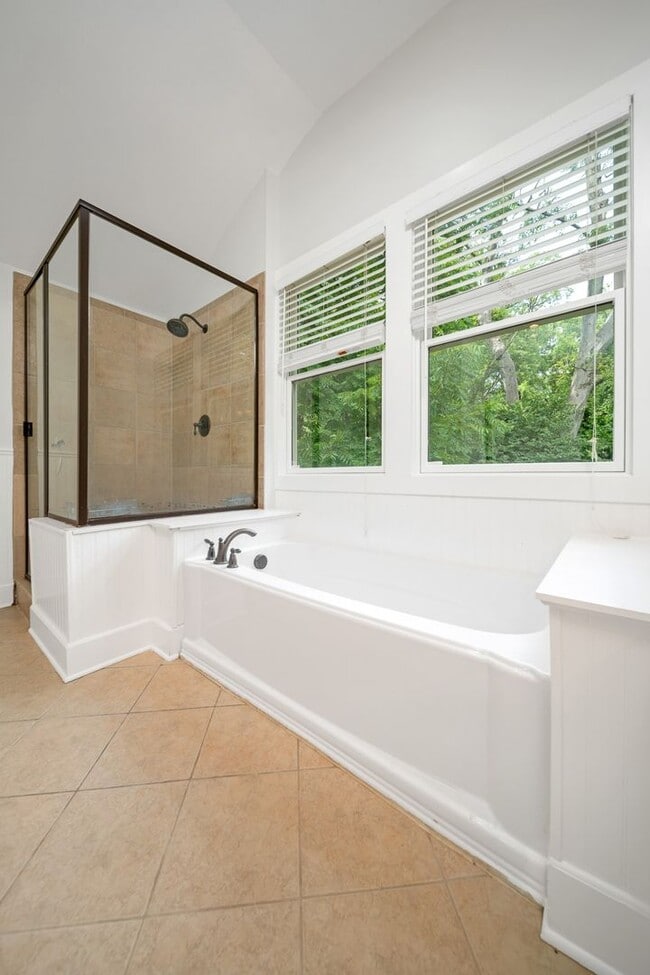 Building Photo - Charming 3BE/2BA cottage in a great location of Belmont-Hillsboro!