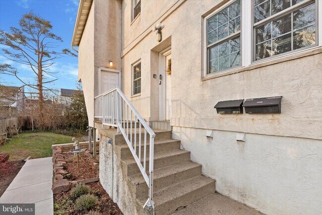 Building Photo - 720 Willow St