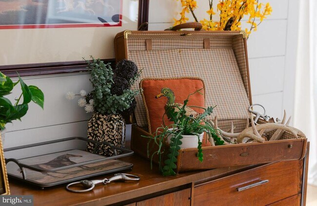 Building Photo - 13230 Falls Rd