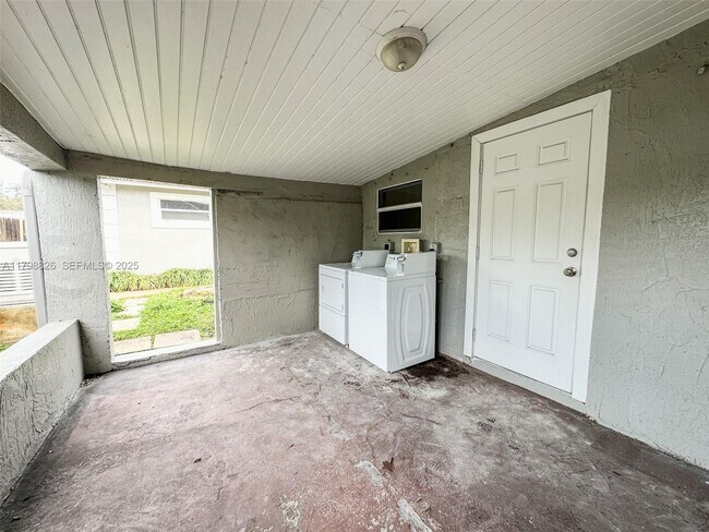 Building Photo - 2815 NW 88th St