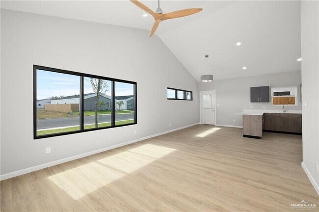 Building Photo - 2700 Mockingbird Rd