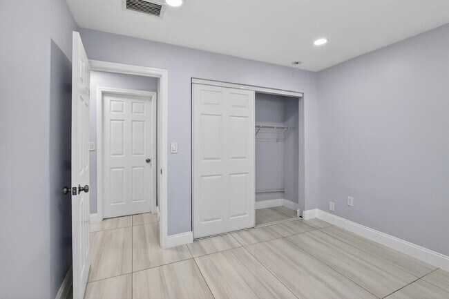 Building Photo - 4404 Treasure Cove Dr