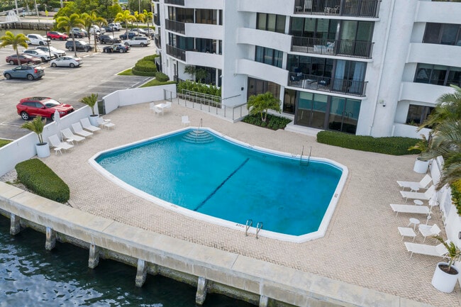 Building Photo - 1200 S Flagler Dr