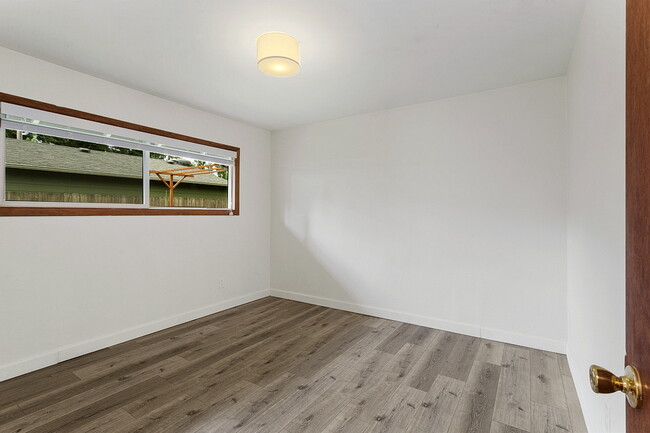 Building Photo - 5359 SE 91st Ave