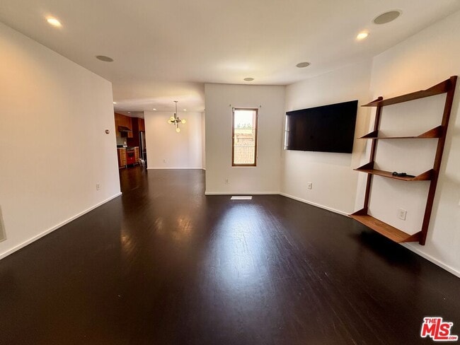 Building Photo - 4248 Lexington Ave