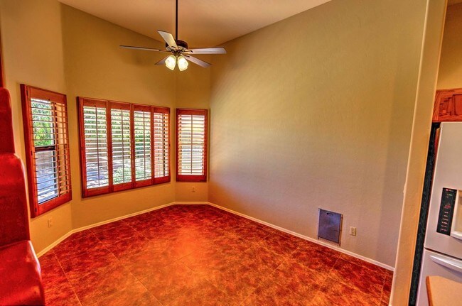 Building Photo - Silverado Hills